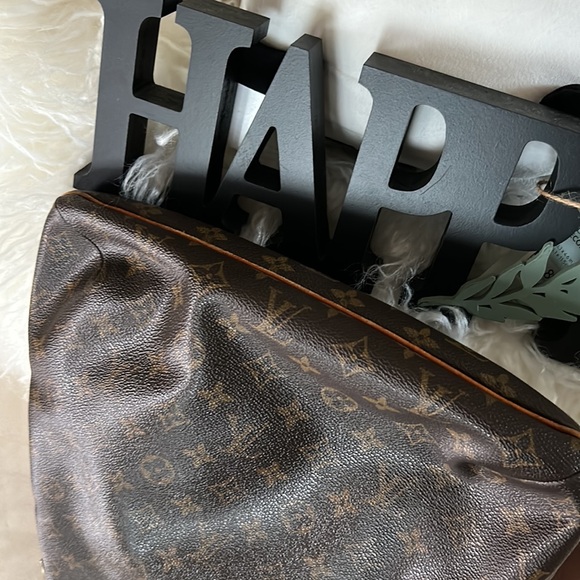 LV Musette Bag with Dust bag and a additional LV Strap - Picture 6 of 13